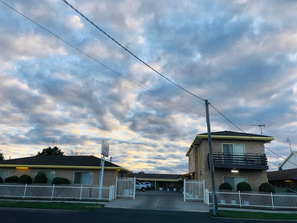 Angel'S Rest Motel Moree Exterior photo